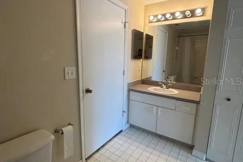 Condominio en alquiler en Orlando, Florida, 2 dormitorios, 107.67 m2 № 2233643 - foto 9