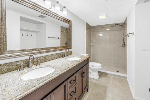 Condo in Bradenton, Florida, 2 bedrooms  № 1900310 - photo 23