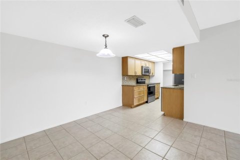 Condo in Bradenton, Florida, 2 bedrooms  № 1900310 - photo 11