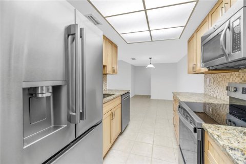 Condo in Bradenton, Florida, 2 bedrooms  № 1900310 - photo 14