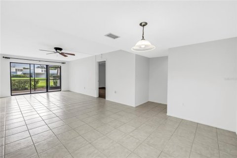 Condo in Bradenton, Florida, 2 bedrooms  № 1900310 - photo 5