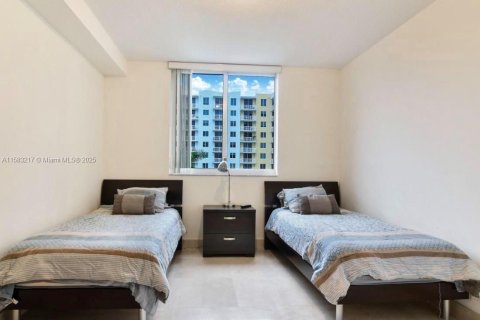Condominio en venta en Aventura, Florida, 2 dormitorios, 99.41 m2 № 1862383 - foto 9