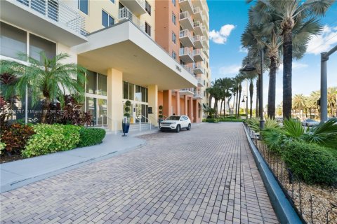 Купить кондоминиум в Авентура, Флорида 2 спальни, 99.41м2, № 1862383 - фото 28