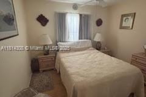 Casa en venta en Royal Palm Beach, Florida, 3 dormitorios, 171.03 m2 № 1786917 - foto 18