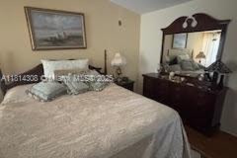 Casa en venta en Royal Palm Beach, Florida, 3 dormitorios, 171.03 m2 № 1786917 - foto 13