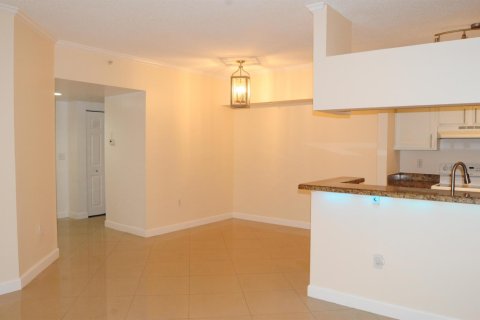Condominio en alquiler en Coral Springs, Florida, 3 dormitorios, 116.59 m2 № 2260954 - foto 16
