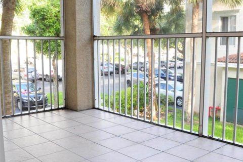Condominio en alquiler en Coral Springs, Florida, 3 dormitorios, 116.59 m2 № 2260954 - foto 19