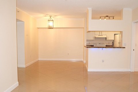 Condominio en alquiler en Coral Springs, Florida, 3 dormitorios, 116.59 m2 № 2260954 - foto 5