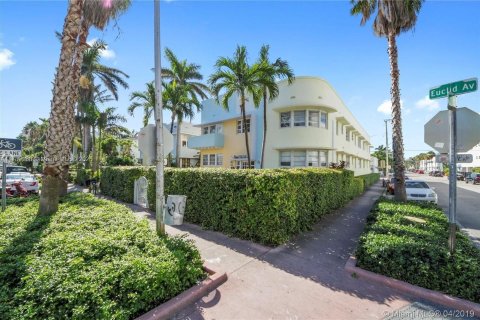 Condo in Miami Beach, Florida, 2 bedrooms  № 2014705 - photo 3