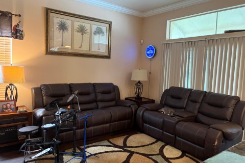 House in Lake Worth, Florida 3 bedrooms, 160.16 sq.m. № 2394789 - photo 7