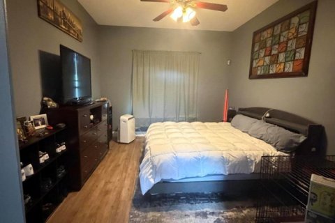 House in Lake Worth, Florida 3 bedrooms, 160.16 sq.m. № 2394789 - photo 11