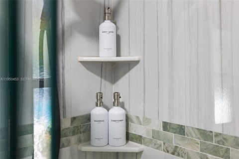 House in Coral Springs, Florida 4 bedrooms, 189.52 sq.m. № 2006547 - photo 22