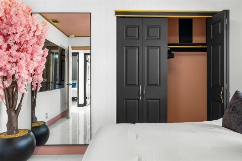 House in Coral Springs, Florida 4 bedrooms, 189.52 sq.m. № 2006547 - photo 15