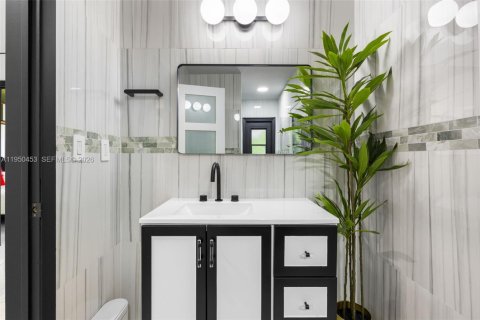 House in Coral Springs, Florida 4 bedrooms, 189.52 sq.m. № 2006547 - photo 20