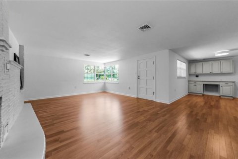 House in Tampa, Florida 3 bedrooms, 152.92 sq.m. № 1858382 - photo 7