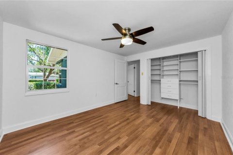 House in Tampa, Florida 3 bedrooms, 152.92 sq.m. № 1858382 - photo 17