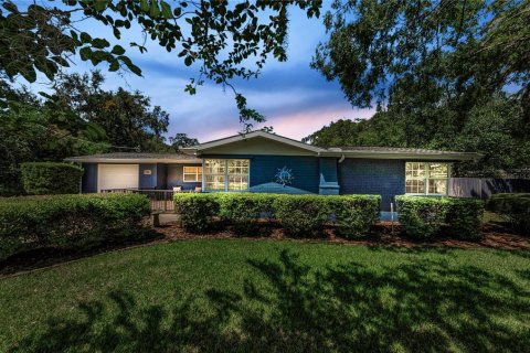 House in Tampa, Florida 3 bedrooms, 152.92 sq.m. № 1858382 - photo 2