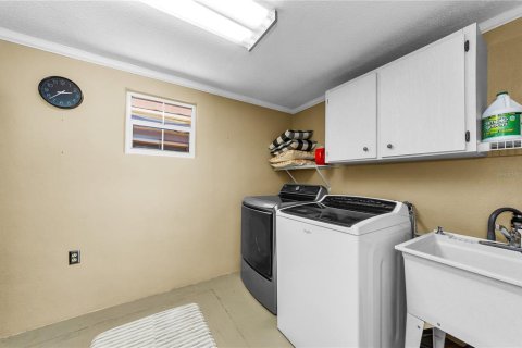 House in Tampa, Florida 3 bedrooms, 152.92 sq.m. № 1858382 - photo 18