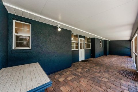 House in Tampa, Florida 3 bedrooms, 152.92 sq.m. № 1858382 - photo 26