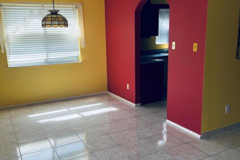 Villa ou maison à louer à Port St. Lucie, Floride: 2 chambres, 141.58 m2 № 2181433 - photo 7