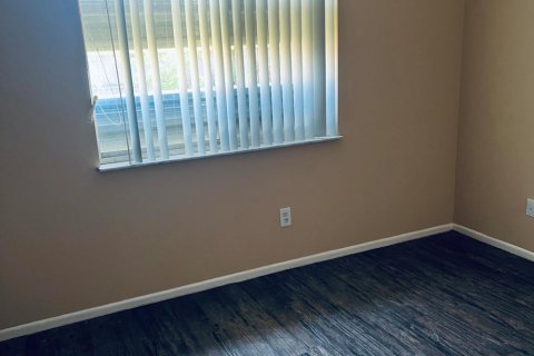 Villa ou maison à louer à Port St. Lucie, Floride: 2 chambres, 141.58 m2 № 2181433 - photo 13