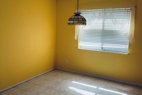 Villa ou maison à louer à Port St. Lucie, Floride: 2 chambres, 141.58 m2 № 2181433 - photo 8