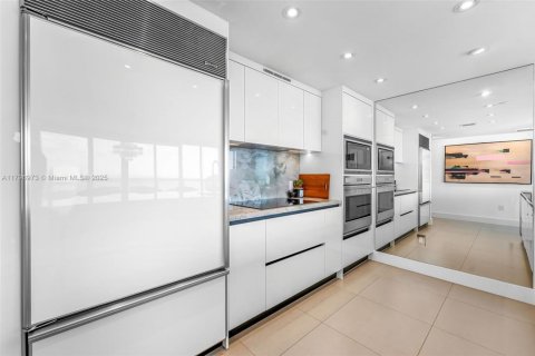 Снять в аренду кондоминиум в Майами, Флорида 3 спальни, 169.55м2, № 1697248 - фото 6