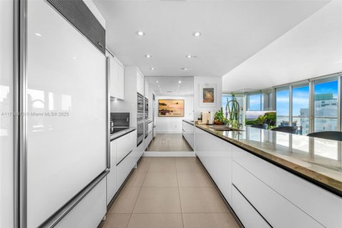 Снять в аренду кондоминиум в Майами, Флорида 3 спальни, 169.55м2, № 1697248 - фото 7