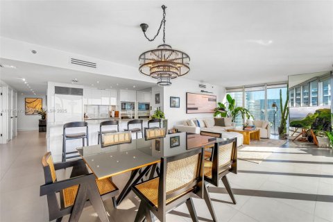 Снять в аренду кондоминиум в Майами, Флорида 3 спальни, 169.55м2, № 1697248 - фото 5