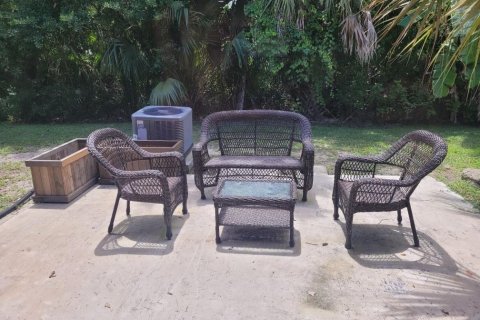 Townhouse in Flagler Beach, Florida 2 bedrooms, 111.11 sq.m. № 1813184 - photo 10