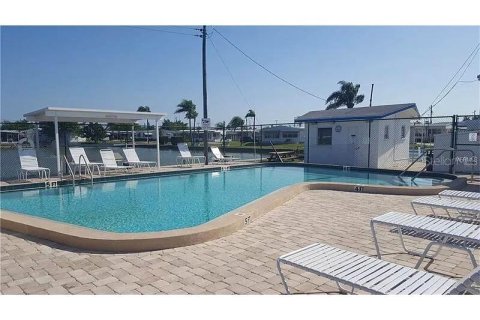 House in Bradenton, Florida 2 bedrooms, 94.11 sq.m. № 1826992 - photo 17
