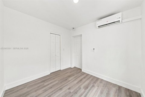 Appartement à louer à Miami, Floride: 3 chambres, 216.46 m2 № 2265557 - photo 17