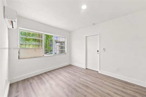 Appartement à louer à Miami, Floride: 3 chambres, 216.46 m2 № 2265557 - photo 20