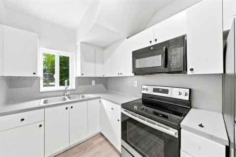 Appartement à louer à Miami, Floride: 3 chambres, 216.46 m2 № 2265557 - photo 13