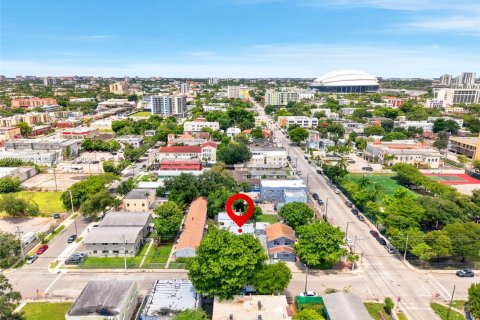 Appartement à louer à Miami, Floride: 3 chambres, 216.46 m2 № 2265557 - photo 3