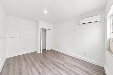 Appartement à louer à Miami, Floride: 3 chambres, 216.46 m2 № 2265557 - photo 15