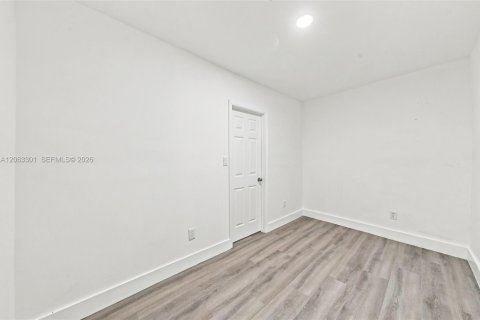 Appartement à louer à Miami, Floride: 3 chambres, 216.46 m2 № 2265557 - photo 18