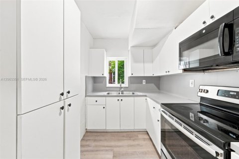Appartement à louer à Miami, Floride: 3 chambres, 216.46 m2 № 2265557 - photo 12