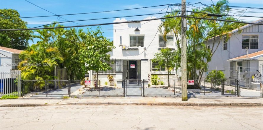 Appartement à Miami, Floride 3 chambres, 216.46 m2 № 2265557