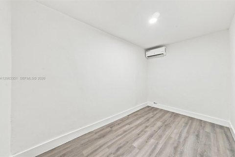 Appartement à louer à Miami, Floride: 3 chambres, 216.46 m2 № 2265557 - photo 16