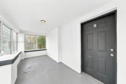 Appartement à louer à Miami, Floride: 3 chambres, 216.46 m2 № 2265557 - photo 5
