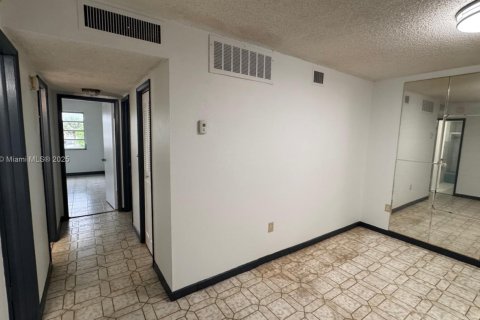 Condominio en venta en Miami Gardens, Florida, 2 dormitorios, 83.8 m2 № 1692830 - foto 25