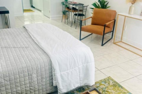 Apartment in Miami Beach, Florida 799.89 sq.m. № 1925429 - photo 4
