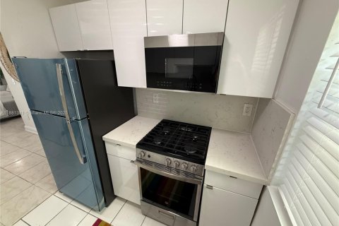 Apartment in Miami Beach, Florida 799.89 sq.m. № 1925429 - photo 22
