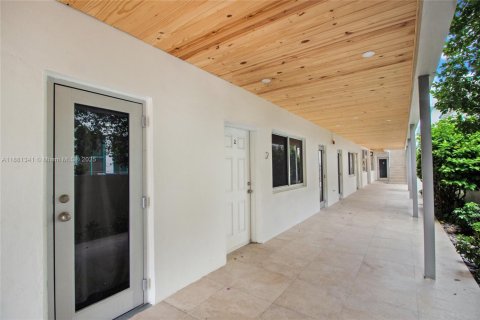 Apartment in Miami Beach, Florida 799.89 sq.m. № 1925429 - photo 12