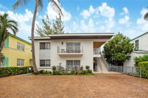 Apartment in Miami Beach, Florida 799.89 sq.m. № 1925429 - photo 13