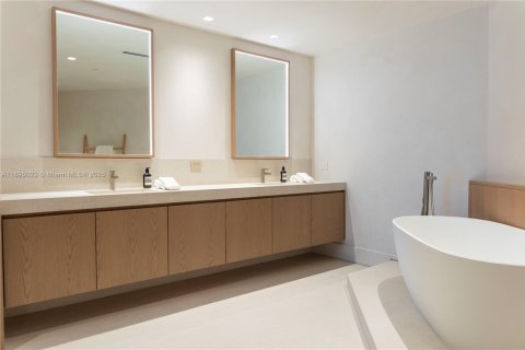 Copropriété à louer à Miami Beach, Floride: 3 chambres, 274.9 m2 № 1950945 - photo 24