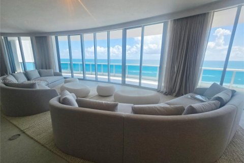 Copropriété à louer à Miami Beach, Floride: 3 chambres, 274.9 m2 № 1950945 - photo 1