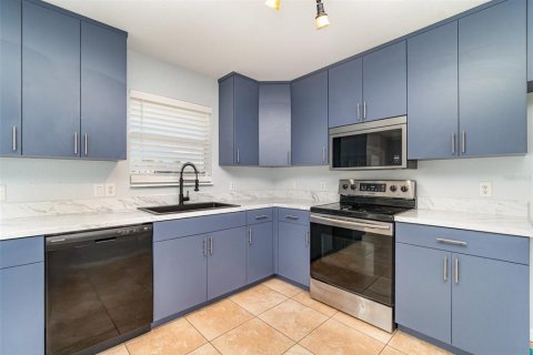 Casa en venta en Port Charlotte, Florida, 3 dormitorios, 101.08 m2 № 1740784 - foto 3