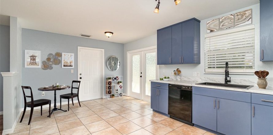 Casa en Port Charlotte, Florida 3 dormitorios, 101.08 m2 № 1740784